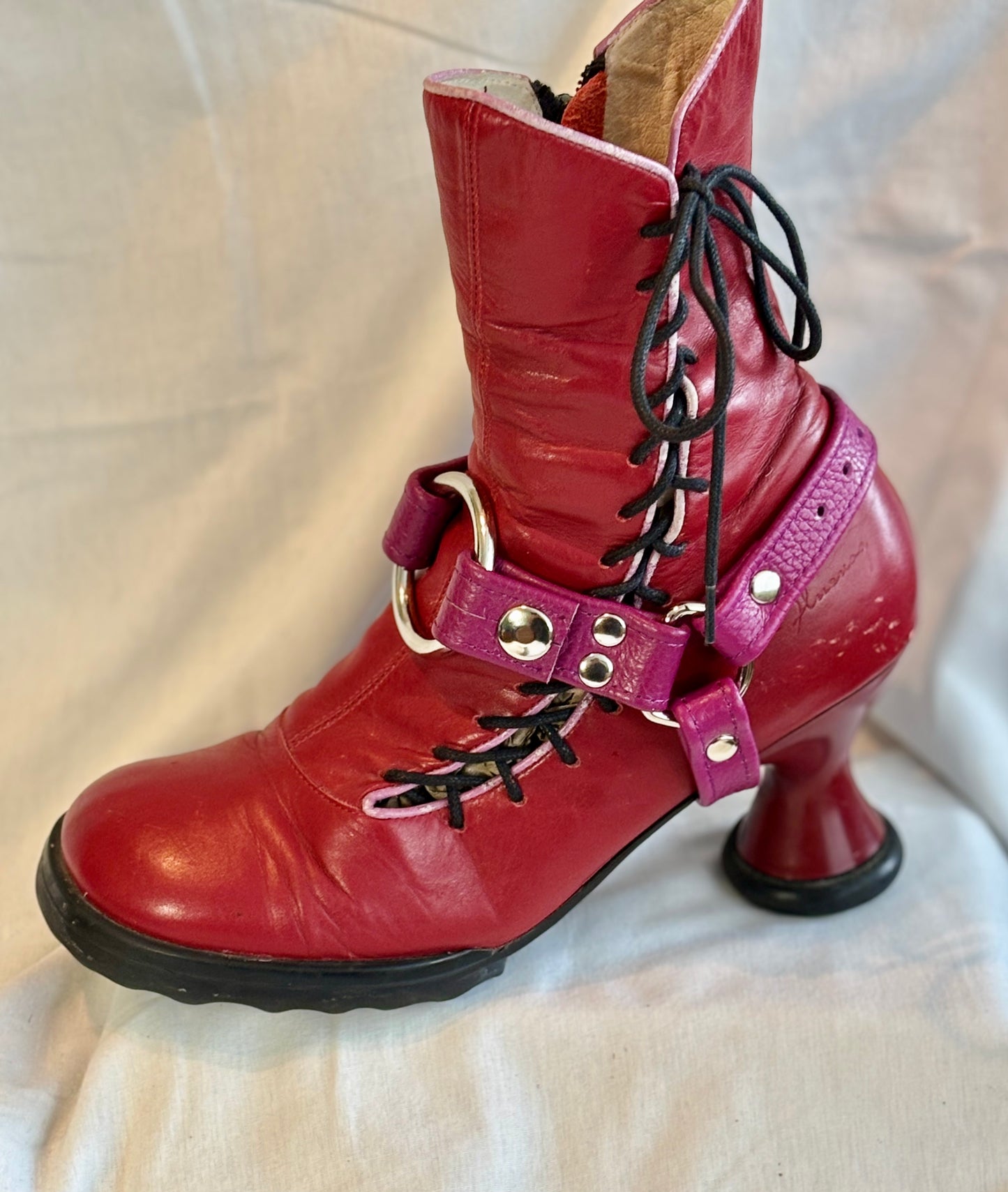 Boot Harness Strapon - Sunrise Pink Leather - The Kickfucker